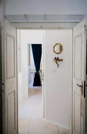 Elephant In My Room Дубровник Экстерьер фото